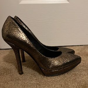 Gold Nine West Pumps